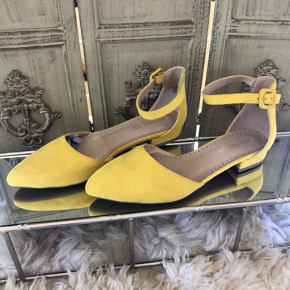 Pop of color yellow ankle strap sandal flats - Picture 2 of 11